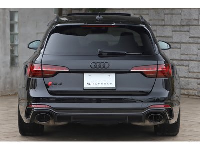 AUDI RS4 AVANT - 8
