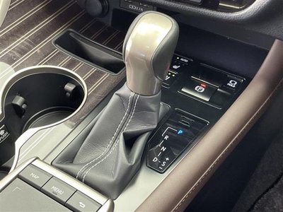 صورة مصغرة 16 لـ 2022 Lexus RX