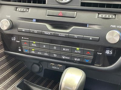 صورة مصغرة 15 لـ 2022 Lexus RX