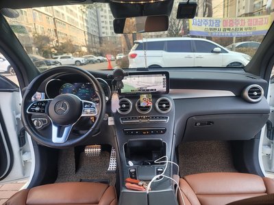 MERCEDES-BENZ GLC - 2