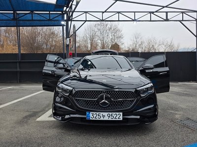 MERCEDES-BENZ E-CLASS - 1