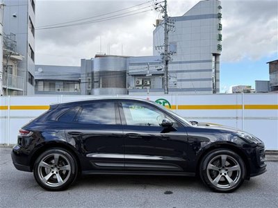 PORSCHE MACAN - 10