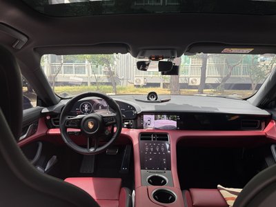 صورة 6 لـ 2026 Porsche TAYCAN