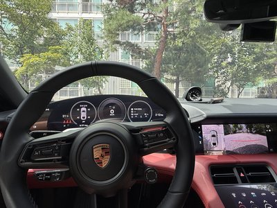 صورة 7 لـ 2026 Porsche TAYCAN