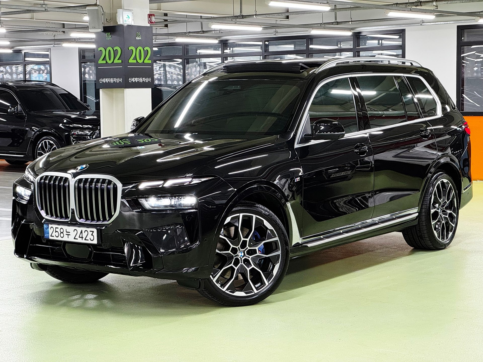 BMW X7 - View 1