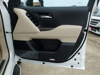 2023 Toyota LAND CRUISER 300 — миниатюра 24
