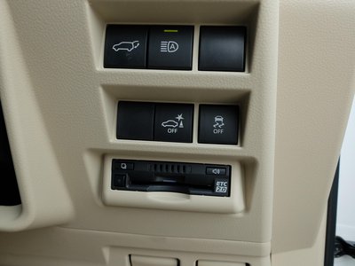 2023 Toyota LAND CRUISER 300 — миниатюра 21