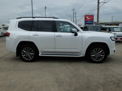 2023 Toyota LAND CRUISER 300 — фото 4