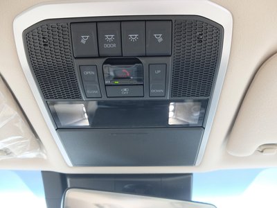 2023 Toyota LAND CRUISER 300 — миниатюра 19