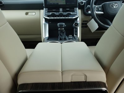 2023 Toyota LAND CRUISER 300 — миниатюра 23
