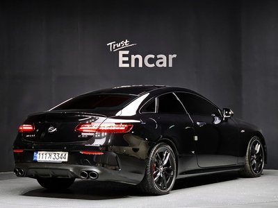 MERCEDES-BENZ E-CLASS - 4