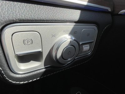 2025 Mercedes-BENZ GLS — миниатюра 11