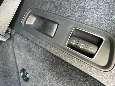 2025 Mercedes-BENZ GLS — миниатюра 41