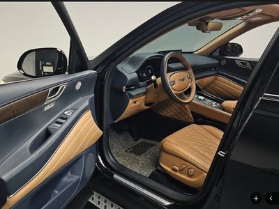 صورة 10 لـ 2023 Genesis GV80