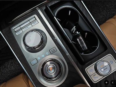 صورة 9 لـ 2023 Genesis GV80