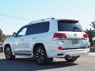 TOYOTA LAND CRUISER 200 - 6