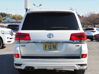 TOYOTA LAND CRUISER 200 - 7