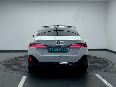 2026 BMW I5 photo 2
