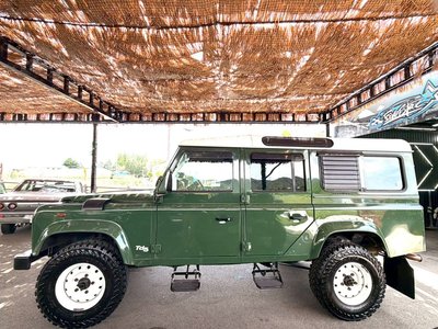 LAND ROVER DEFENDER - 7