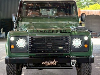 LAND ROVER DEFENDER - 3