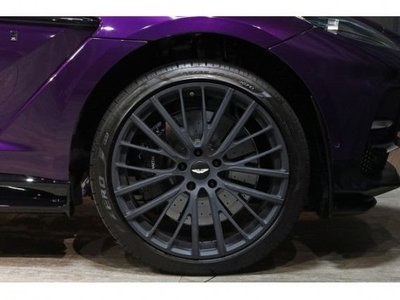 ASTON MARTIN DBX - 6