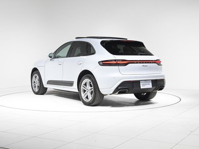 PORSCHE MACAN - 8