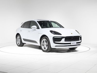 PORSCHE MACAN - 4