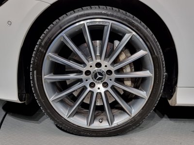 MERCEDES-BENZ E-CLASS - 6