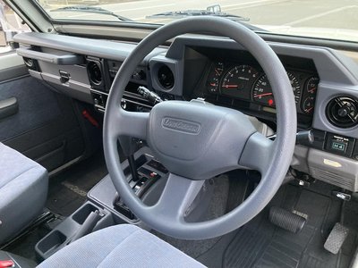 2004 Toyota LAND CRUISER 70 — миниатюра 20
