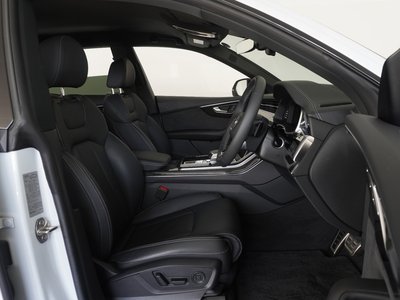2024 AUDI Q8 thumbnail 12