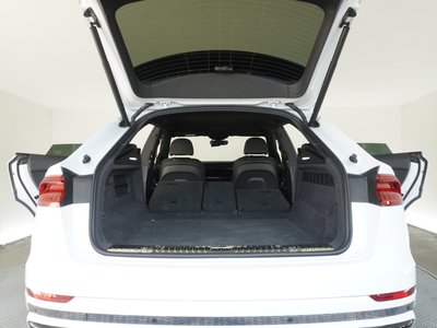 2024 AUDI Q8 thumbnail 32