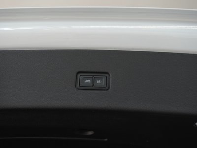 2024 AUDI Q8 thumbnail 30
