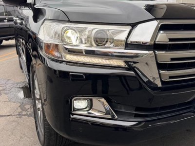 TOYOTA LAND CRUISER - 10