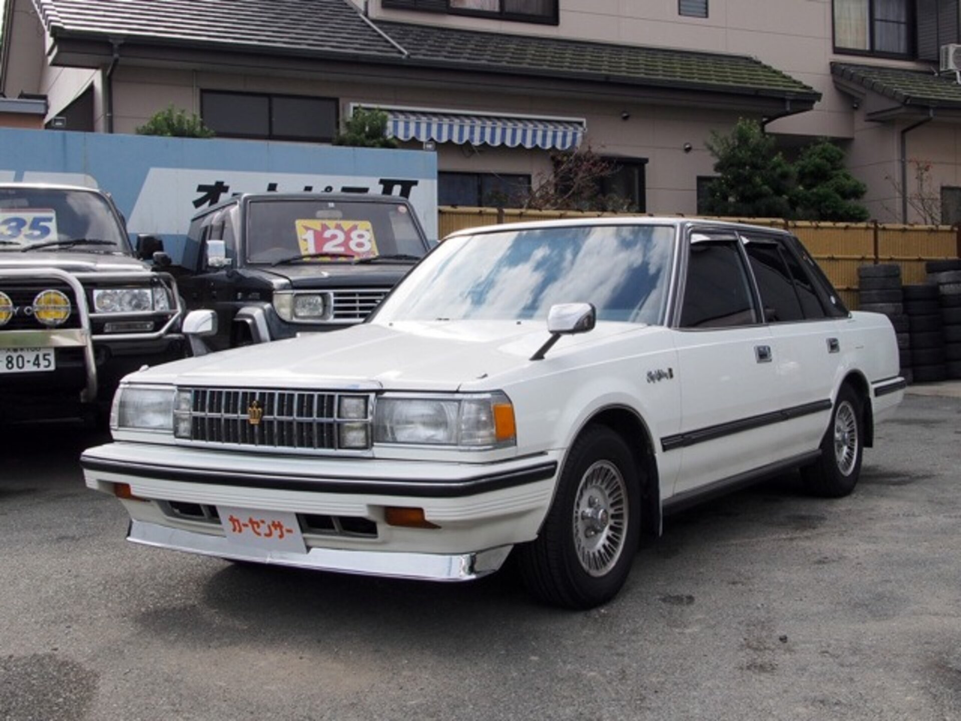 TOYOTA CROWN SEDAN - View 1