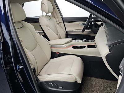 صورة مصغرة 16 لـ 2021 Genesis GV70