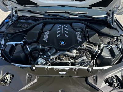 BMW 8 SERIES - 7