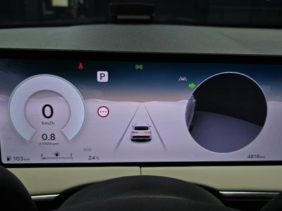 2025 Genesis GV70 — миниатюра 11