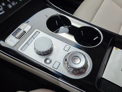 2025 Genesis GV70 — миниатюра 12