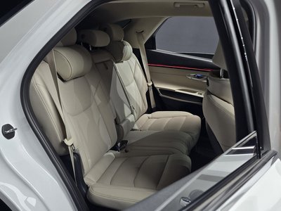 2025 Genesis GV70 — миниатюра 16
