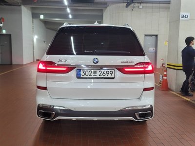 2022 BMW X7 照片 2