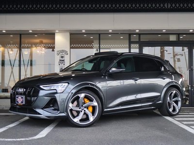 AUDI E-TRON S - 1