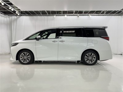 2024 Toyota ALPHARD — фото 5