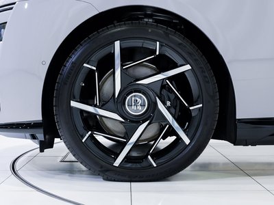 ROLLS-ROYCE SPECTRE - 7