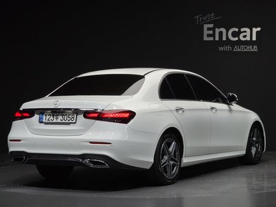 MERCEDES-BENZ E-CLASS - 4