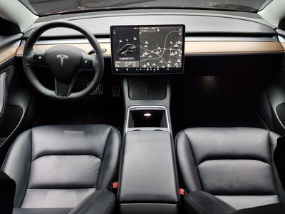 TESLA MODEL 3 - 5