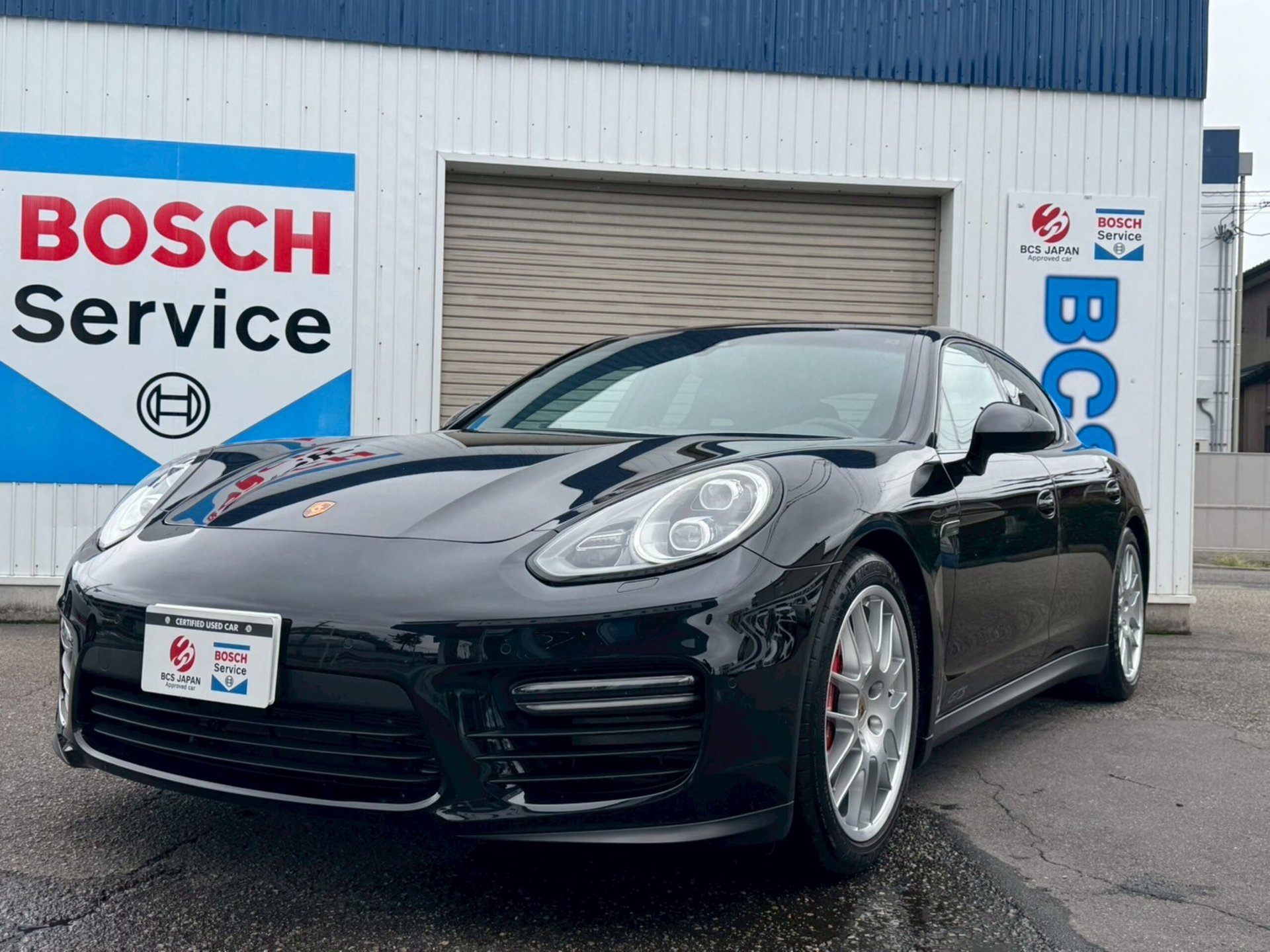 PORSCHE PANAMERA - View 1