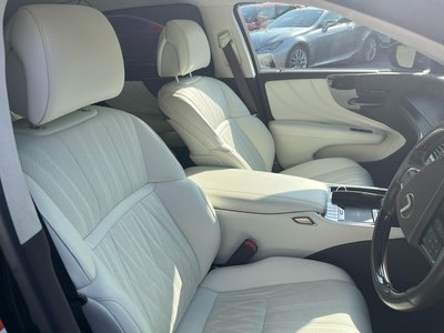 صورة 7 لـ 2020 LEXUS LS