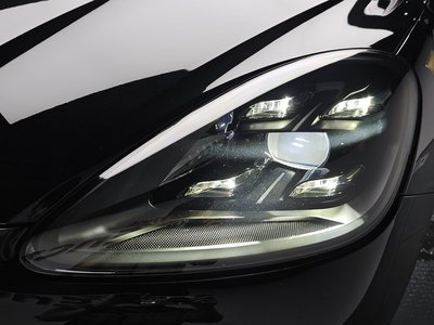 PORSCHE CAYENNE - 9