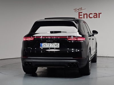 PORSCHE CAYENNE - 4