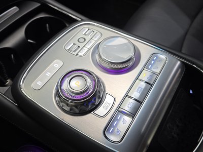 صورة 9 لـ 2022 Genesis G90 (RS4)